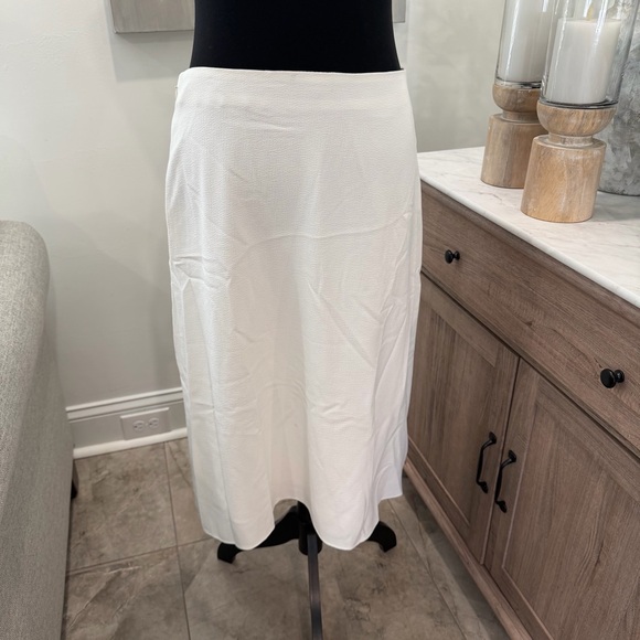 The Limited Asymmetrical White Midi Skirt - Picture 4 of 9